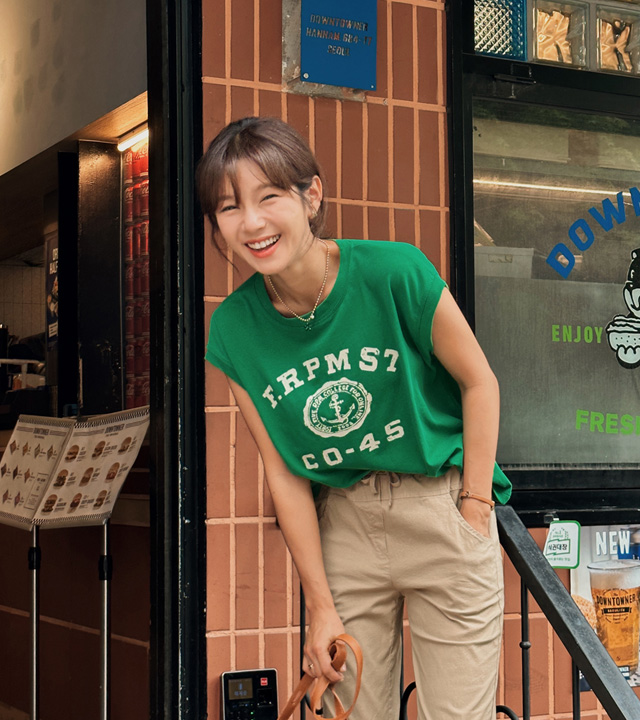 Bloomy printed cap sleeve tee