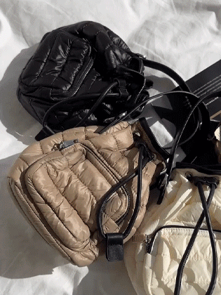 Tori padded bucket bag