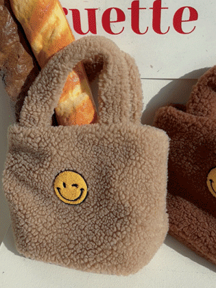 Smile puffy tote bag
