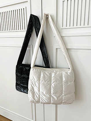Glossy padded shoulder bag