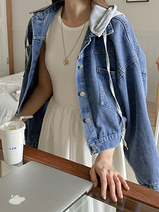Backpoint loose fit denim jacket