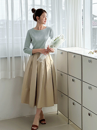 View pin tuck A-line skirt