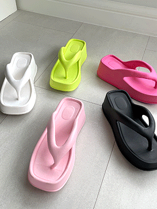 Colorful lightweight flip-flops