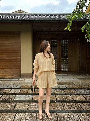 Glossy blouse pants set