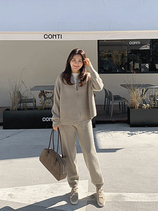 Lolo loose fit knit zip-up 