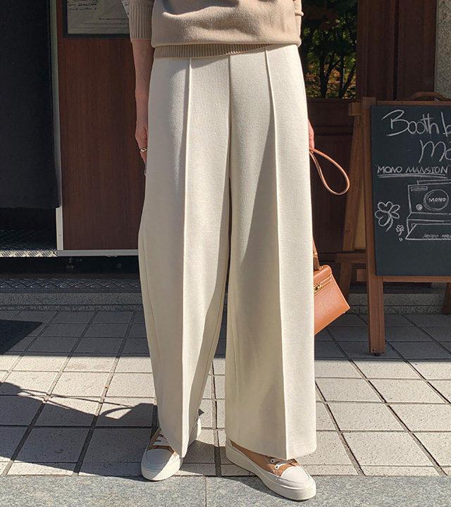 Pin tuck line wide pants