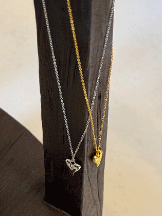 Heart pendant necklace