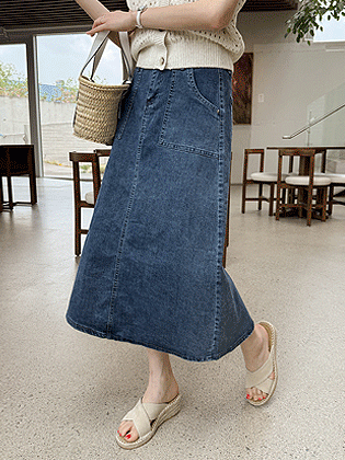 Out pocket denim skirt