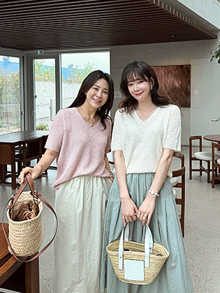 Summer bouclé v-neck knit