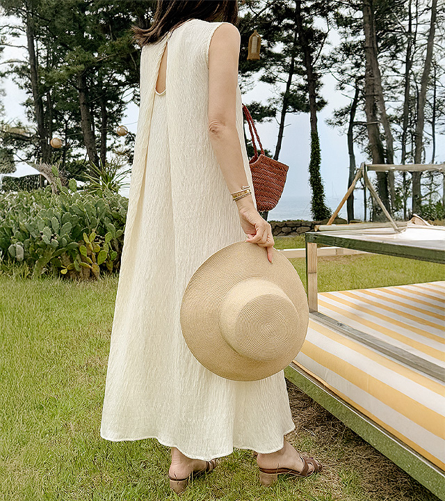 Million pleated one piece