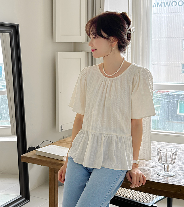 Sandy shirring blouse