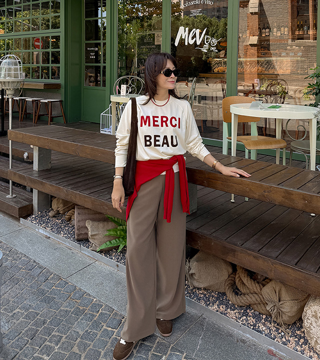 Merci Flocking Man-to-Man Tee
