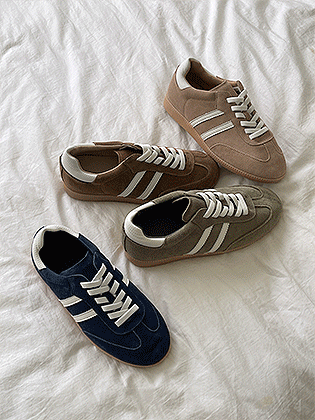 Double-lined suede leather sneakers