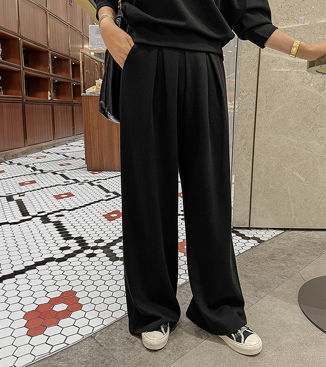 Moment Pintuck Wide Pants