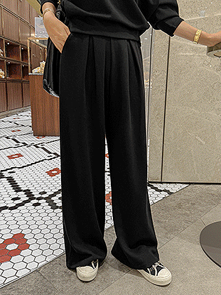 Moment Pintuck Wide Pants
