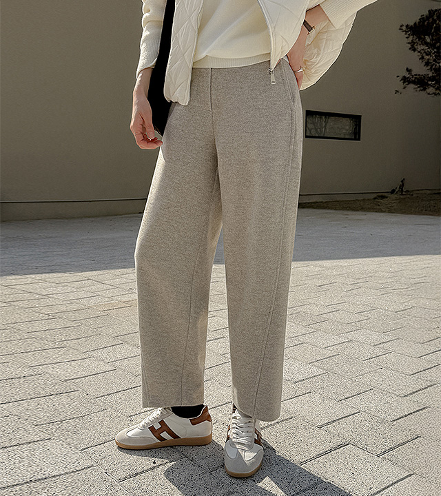 Snug Wool Baggy Fit Slacks