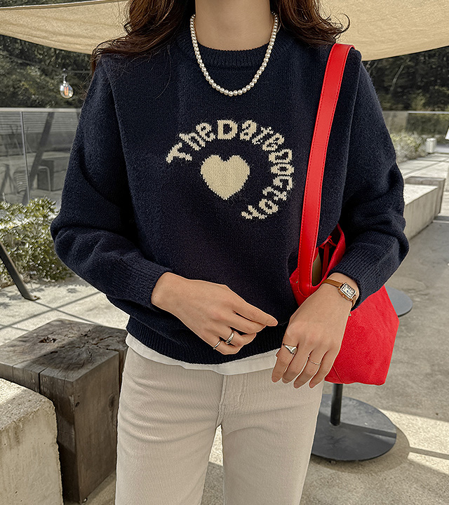 Heart lettering round knit