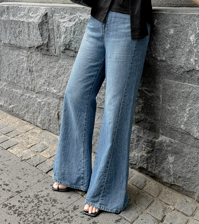 Ete Slick Flare Denim Pants