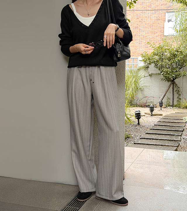 [MADE] Stylish pinstripe slacks