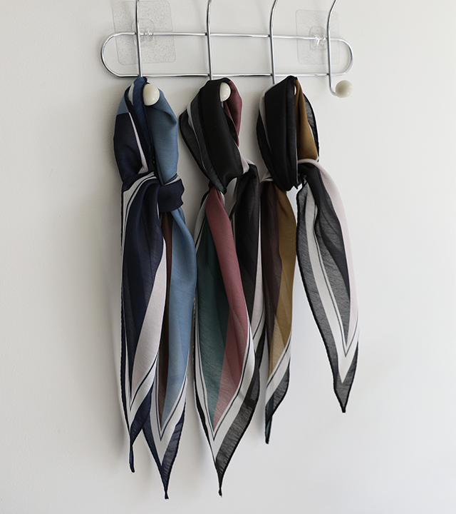 Color-block scarf