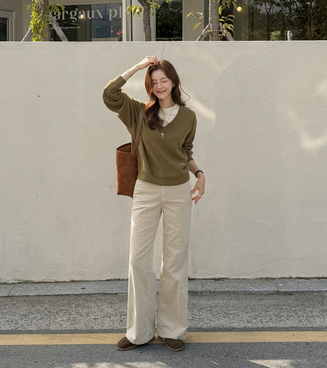 Overlap layered V-neck sweatshirt