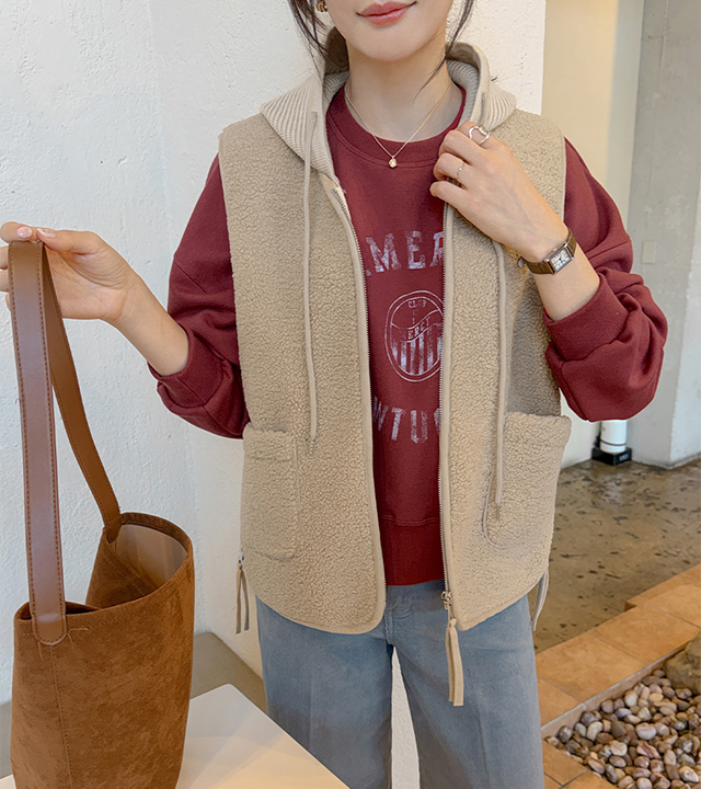 Mer Knit Hood Boucle Vest