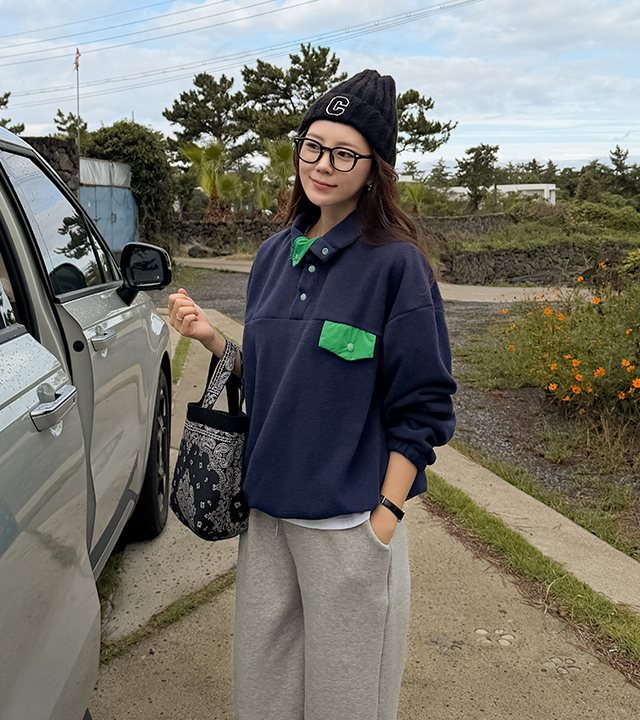 Veneer color-block fleece sweatshirt