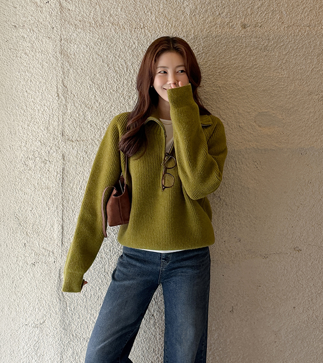 Thick half-zip collared knit
