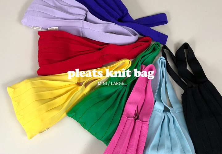 2 Solid Pleated Knit Bags