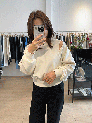 Beyonce slit sweatshirt