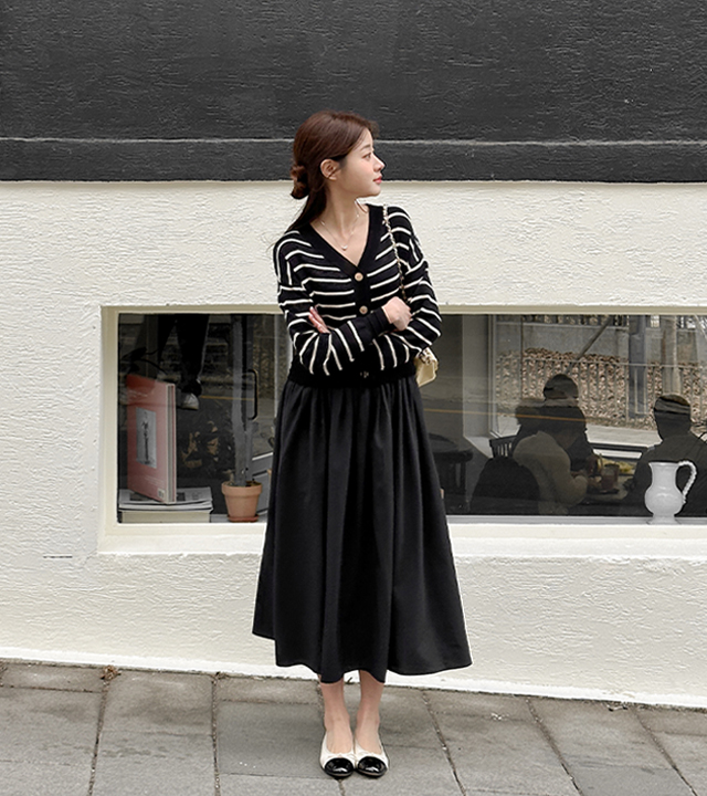 V-neck striped knit dress