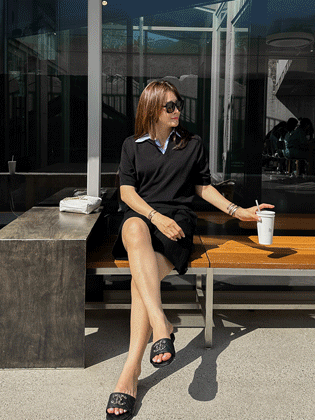 Layered collar V-neck knit