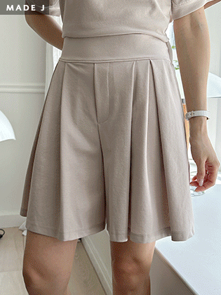 [MADE] Cool Bunto Pintuck Shorts
