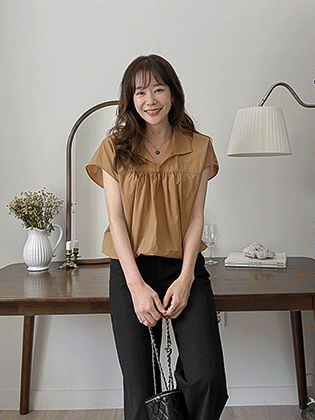 Jeje volume shirring blouse
