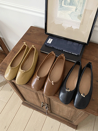 Molang Stopper Flat Shoes