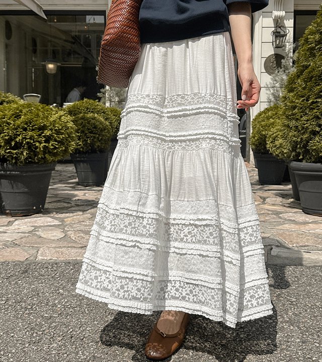 Claddie lace banding skirt