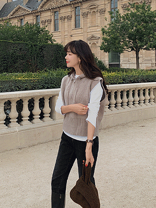 Amor hooded vest