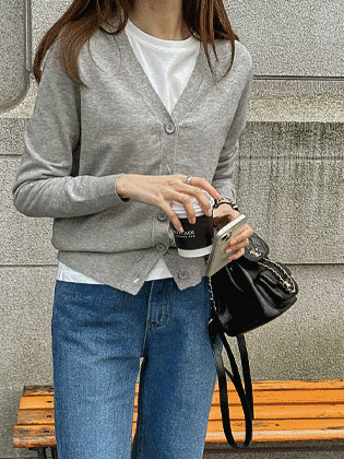 [1+1] Letter V-neck cardigan 