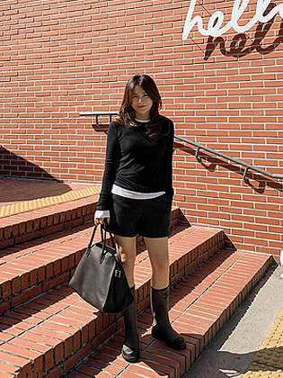 Take leather shorts