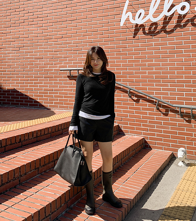 Take leather shorts
