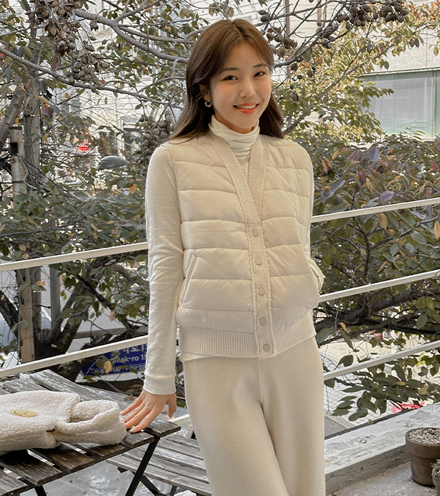 Layered V-neck Wool Padded Vest