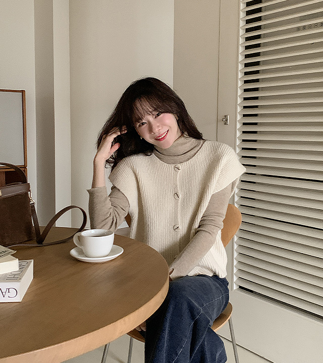 Earth Round Knit Vest