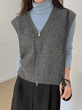 V-neck zip-up knit vest