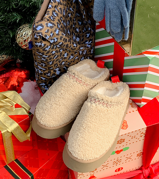 Taz Stitch Ugg Slippers 