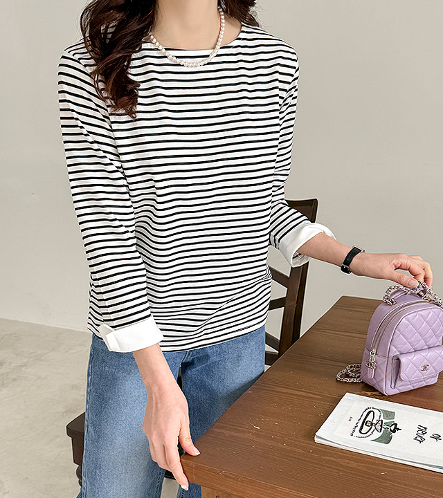 Cuffed sleeve striped tee