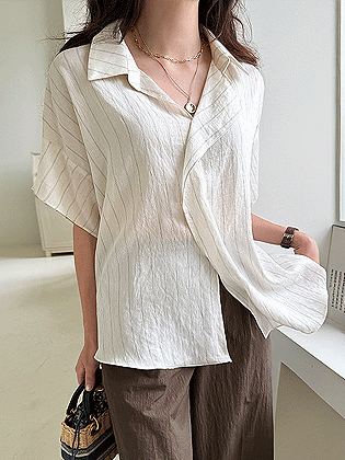 Semi-open linen striped shirt