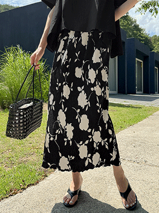 Mono Flower Pleated Skirt
