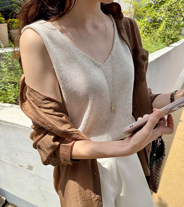 Helen V-neck Knit Nashi 