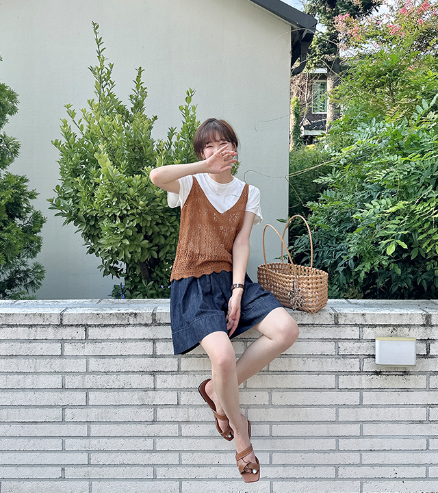 Crochet bustier knit vest