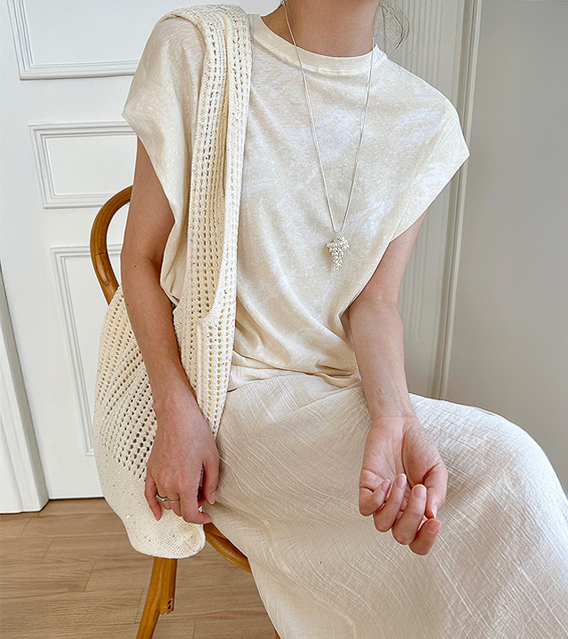 Pigment shirring cap sleeve tee
